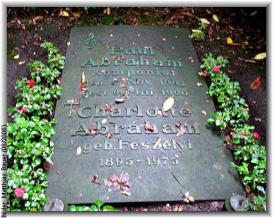 Grab des Ehepaars Abraham in Hamburg Ohlsdorf. Foto: Matthias Bauer